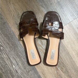 Steve Madden Brown Croc-Embossed Sandals